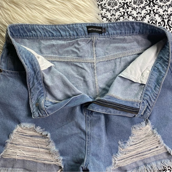 PrettyLittleThing : size : 14 : high waisted ripped distressed denim jean shorts - Picture 8 of 10
